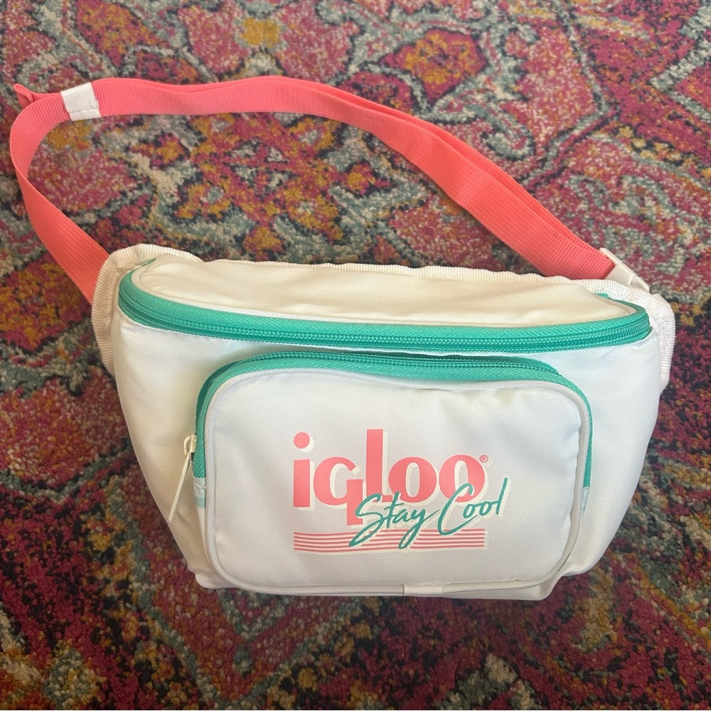 Igloo 90’s inspired Fanny pack